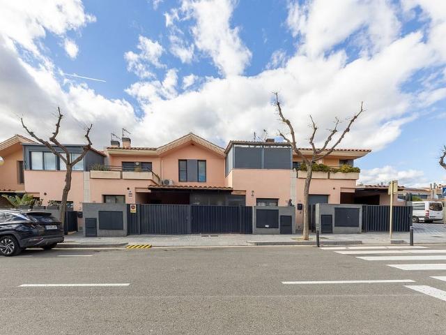 Casa adosada en venta en avenida Guillem de Montoliu, Pobla de Mafumet, la, de 117 m² 3 habitaciones por 245.000