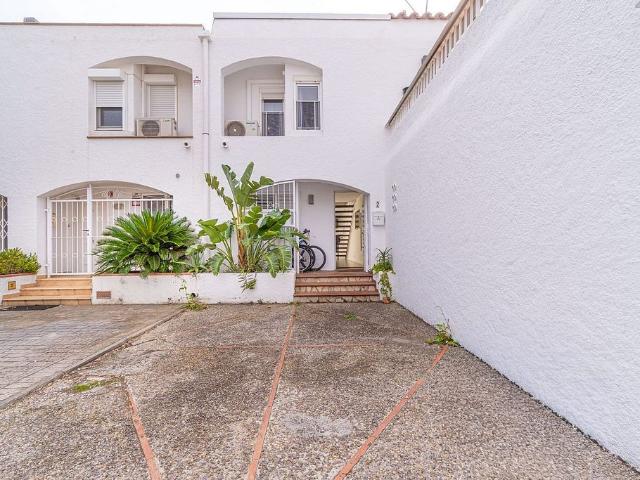 Casa adosada en venta en avenida Port Canigó, Roses, de 104 m² 3 habitaciones por 565.000