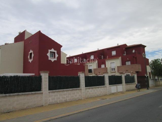 Casa adosada en venta en Ayamonte, Ayamonte ciudad. Venta de adosado en Pozo del Camino. Activo inmobiliario SIN POSESIÓN, no se puede visitar. Casas adosadas.