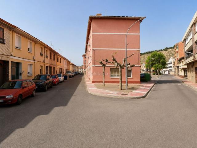 Casa adosada en venta en Azagra. Casas adosadas.
