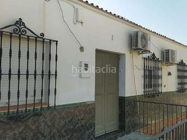 Casa adosada en venta en Aznalcóllar. Venta Casa Alquilado Comercializable en Aznalcóllar Sevilla. Casas adosadas.