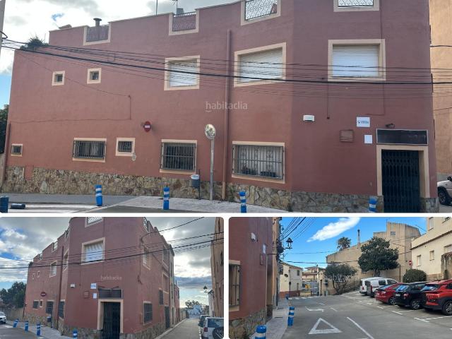 Casa adosada en venta en Botarell. Casa de Pueblo y Negocio en Venta. Casas adosadas.