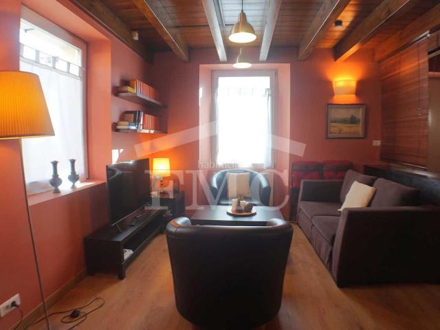 Casa adosada en venta en Bourg Madame Pirineos. Casa cantonera al centre de Bourg madame. Casas adosadas.