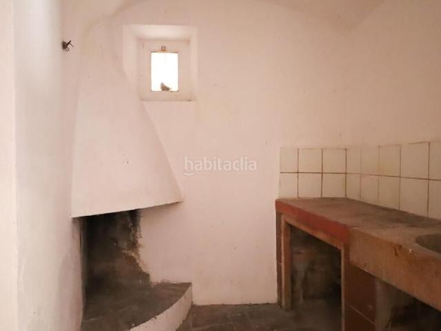 Casa adosada en venta en Boadella i les Escaules. Vive el encanto auténtico de Les Escaules. Casas adosadas Boadella i les.