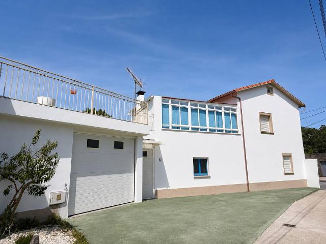 Casa adosada en Venta en Boiro