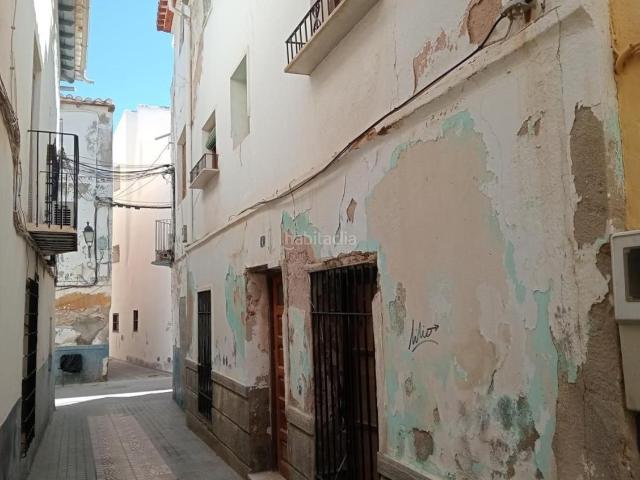 Casa adosada en venta en Baza. OPORTUNIDAD PARA REFORMAR EN BAZA GRANADA. Casas adosadas.