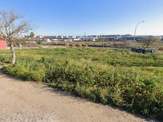 Casa adosada en venta en Badajoz, Cerro de Reyes. ADOSADO EN VENTA EN BADAJOZ. Activo inmobiliario SIN POSESIÓN, NO VISITABLE. Casas adosadas.