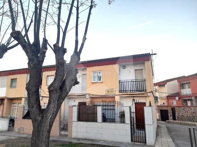 Casa adosada en venta en Badajoz, Cerro de Reyes. CHALET ADOSADO EN VENTA EN BARRIADA ANTONIO DOMÍNGUEZCERRO DE REYES. Casas adosadas.