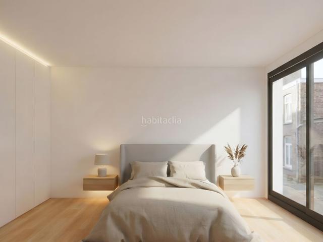 Casa adosada en venta en Badalona, Casagemes. Dúplex rehabilitado en Badalona centro, con acabados premium, terraza y cerca de la playa. Casas adosadas.