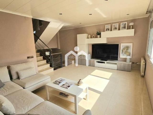 Casa adosada en venta en Badalona, Bufalà. CASA ADOSADA EN BADALONA. Casas adosadas.