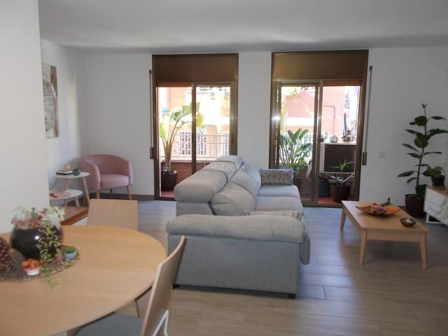 Casa adosada en venta en Badalona, Lloreda. CASA EN VENTA LLOREDA MONTIGALÀ. Casas adosadas.