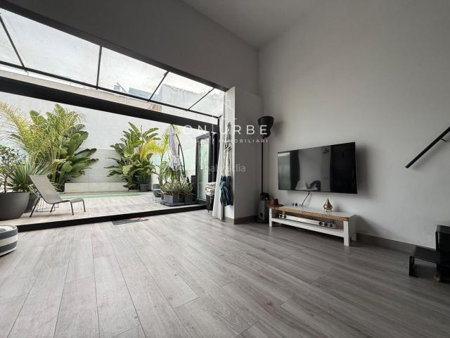 Casa adosada en venta en Badalona, Progrés Pep Ventura. Precioso chalet adosado recién reformado con piscina a tan solo 5 minutos de la playa!. Casas adosadas.