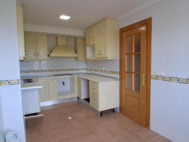 Casa adosada en venta en Balazote. Impresionante Adosado en Balazote, por solo 195.000. Casas adosadas.