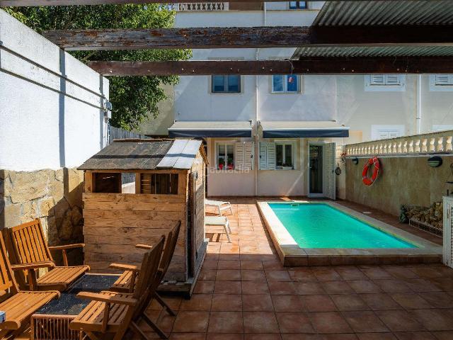 Casa adosada en venta en Baleares Capdepera, Cala Ratjada. Sa Pedruscada Casa adosada con piscina en zona popular. Obj. 9101. Casas adosadas.