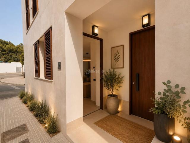 Casa adosada en venta en Baleares Andratx, Andratx. 449.999 Chalet de nueva contruccion y garaje en Andratx A la venta exclusiva vivienda adosada de obra nueva a estrenar situada en. Casas adosadas.