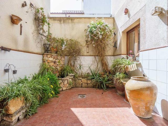 Casa adosada en venta en Baleares Artà, Artà Poble. Charmante casa de pueblo en el pinturesco Arta. Casas adosadas.