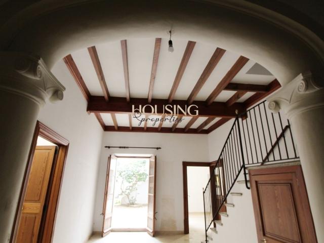 Casa adosada en venta en Baleares Llucmajor, Llucmajor Interior. GRAN CASA SEÑORIAL EN EL CORAZÓN DE LLUCMAJOR. Casas adosadas.