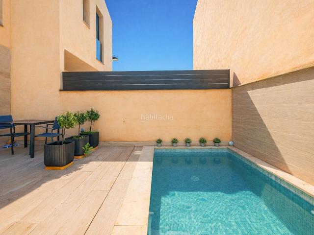 Casa adosada en venta en Baleares Marratxí, Sa Cabaneta. Adosado moderno en Sa Cabaneta con piscina y parking. Casas adosadas.