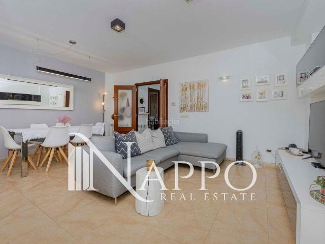 Casa adosada en venta en Baleares Selva. Encantadora casa adosada con piscina privada en Moscari. Casas adosadas.