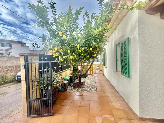 Casa adosada en venta en Baleares Porreres. Adosado moderno con licencia de alquiler vacacional en Porreres. Casas adosadas.