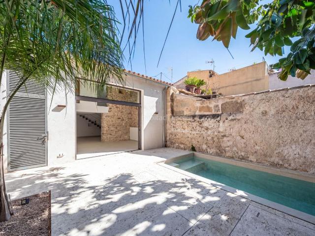 Casa adosada en venta en Baleares Petra. Adosado Reformado con Piscina en el Corazón de Petra. Casas adosadas.