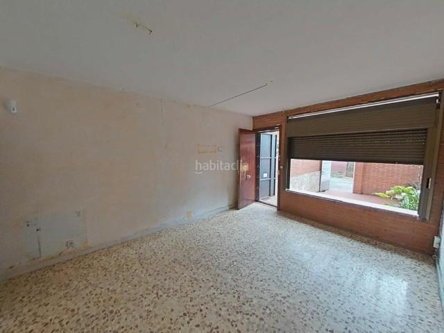 Casa adosada en venta en Barcelona, Besòs Maresme. CASA ADOSADA A REFORMAR. Casas adosadas.