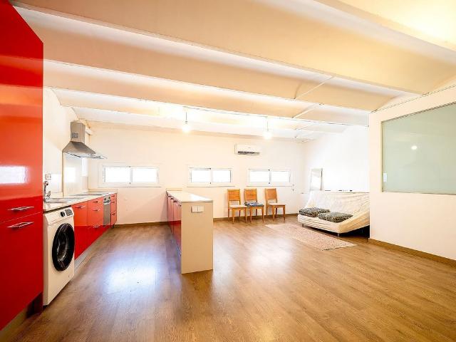 Casa adosada en venta en Barcelona, de 150 m² 3 habitaciones por 450.000