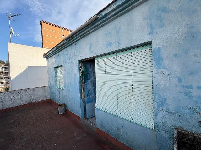 Casa adosada en venta en Barcelona, de 101 m² 5 habitaciones por 150.000