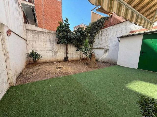 Casa adosada en venta en Barcelona, de 130 m² 4 habitaciones por 650.000
