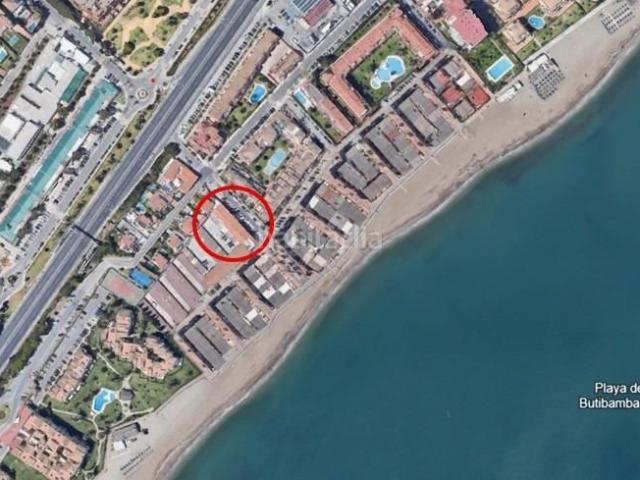 Casa adosada en venta en Barcelona, Dreta de l´Eixample. Vive junto al mar chalet reformado a 100 m de la playa en La Cala de Mijas. Casas adosadas.