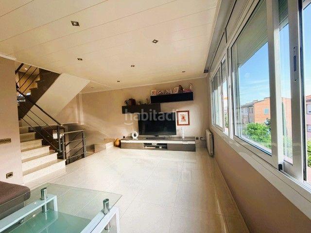 Casa adosada en venta en Badalona, Bufalà. CASA ADOSADA EN BUFALA CON GRAN JARDIN. Casas adosadas.