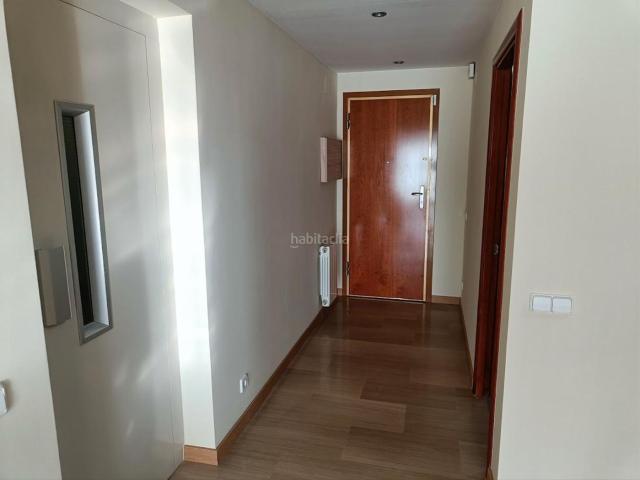 Casa adosada en venta en Barcelona, Sant Genís dels Agudells. esquinera, exterior, muy lumisosa,CON ASCENSOR PRIVADO, en la casa y garaje. Casas adosadas.