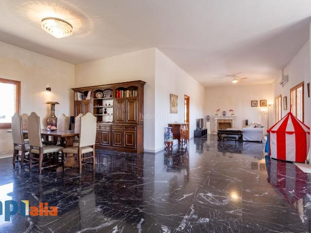 Casa adosada en venta en Barcelona, Vila de Gràcia. Exclusiva vivienda en Comaruga. Casas adosadas.