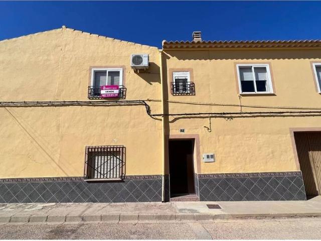 Casa adosada en Venta en Barrax