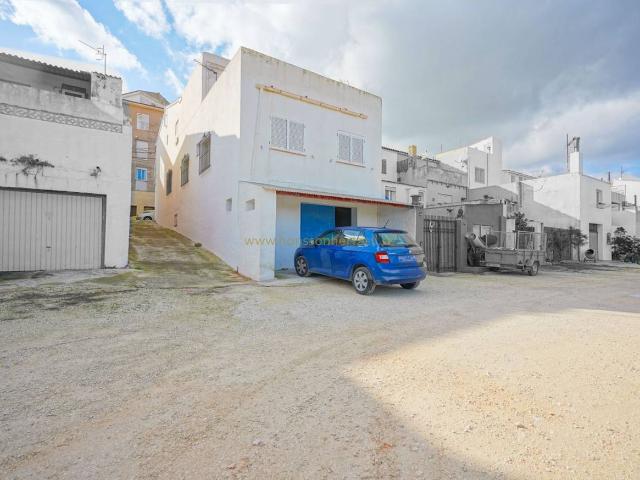 Casa adosada en Venta en Barrio del Centro