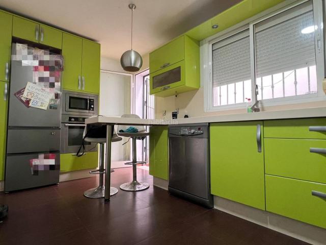 Casa adosada en venta en Barrios Los. CASA EN PLENO CENTRO DE LOS BARRIOS. Casas adosadas Barrios.