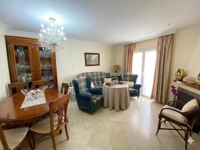 Casa adosada en venta en Barrios Los. Impresionante vivienda en pleno centro de Los Barrios con 5 dormitorios. Casas adosadas Barrios.