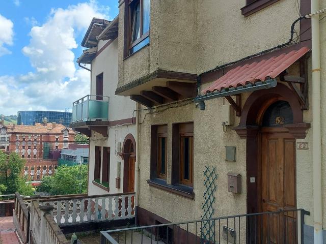Casa adosada en Venta en Basurtu