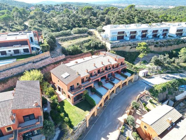 Casa adosada en venta en Begur, de 226 m² 3 habitaciones por 785.000
