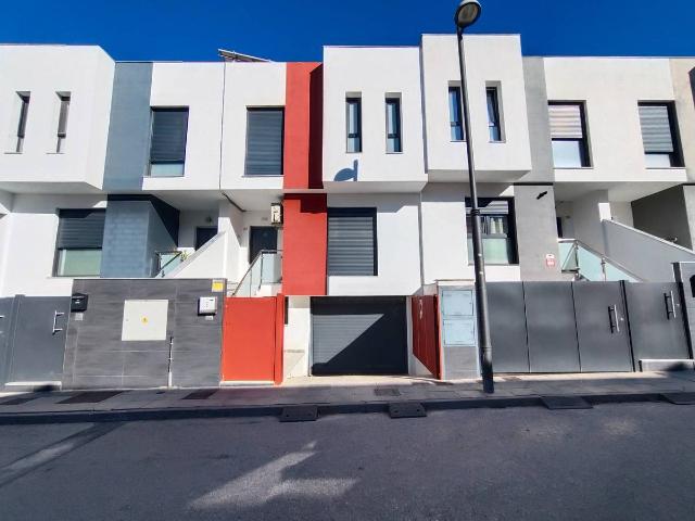 Casa adosada en Venta en Belicena