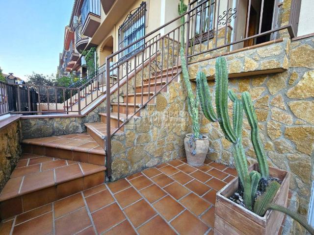 Casa adosada en Venta en Belicena