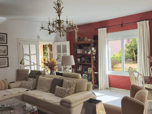 Casa adosada en Venta en Bello Horizonte Lindasol