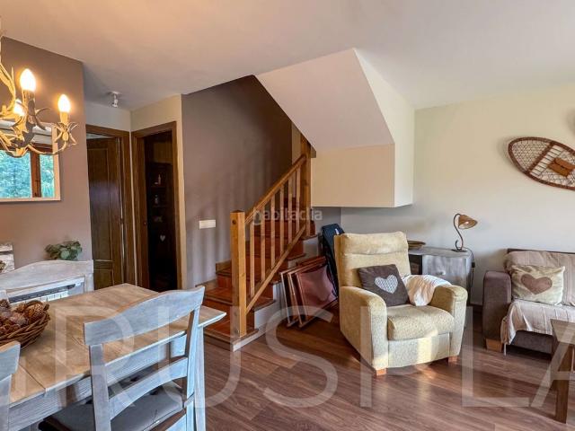 Casa adosada en venta en Bellver de Cerdanya. Casa adossada en venda a Pi Cerdanya. Casas adosadas Bellver de.