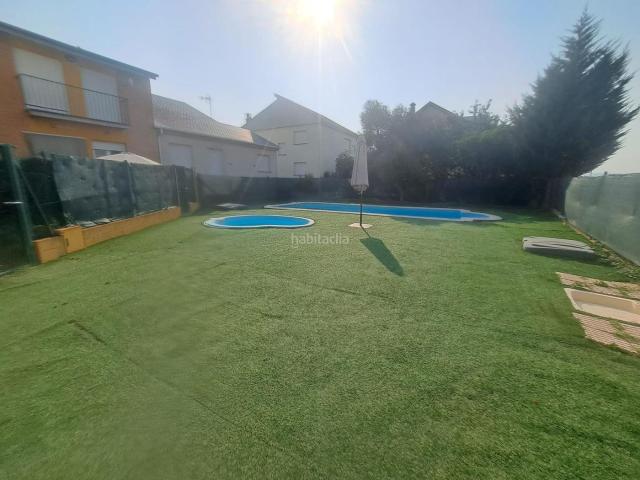 Casa adosada en venta en Bembibre. ATENCIÓN A ESTA PROPIEDAD! NO TE LO VAS A CREER. Casas adosadas.