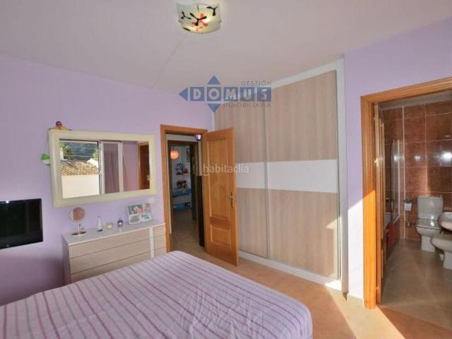 Casa adosada en venta en Benaoján. Casa adosada con garaje y terraza en la Estación de Benaoján. Casas adosadas.
