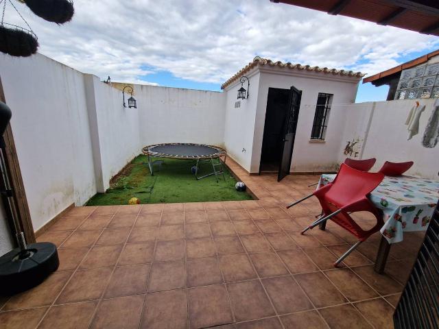 Casa adosada en Venta en Benacazón