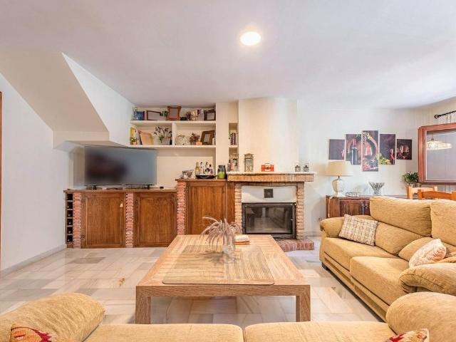 Casa adosada en venta en Benahavís, Benahavís pueblo. Casa en Benahavís. Casas adosadas.
