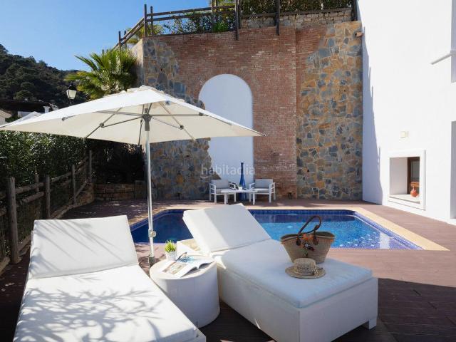 Casa adosada en venta en Benahavís, Benahavís pueblo. Casas adosadas.