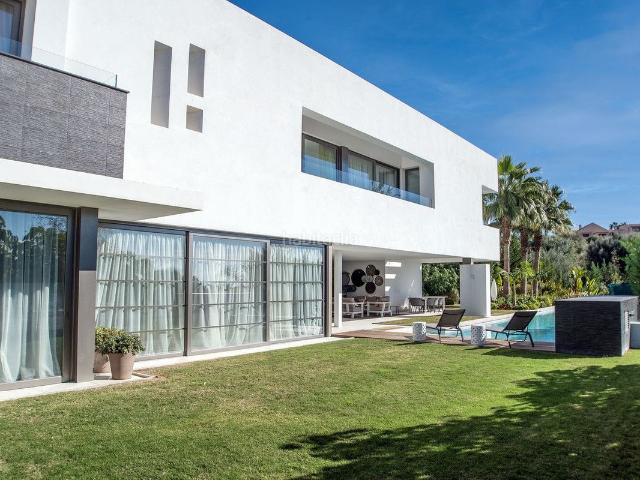 Casa adosada en venta en Benahavís, Benahavís pueblo. Casas adosadas.