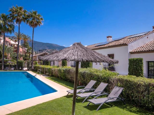 Casa adosada en venta en Benahavís, Benahavís pueblo. Casas adosadas.